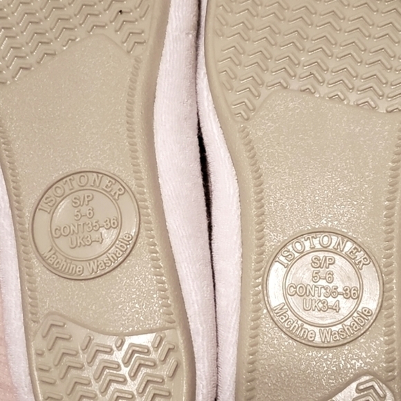 5/6 - ISOTONER | White ballerina Terry slipper - Picture 3 of 3
